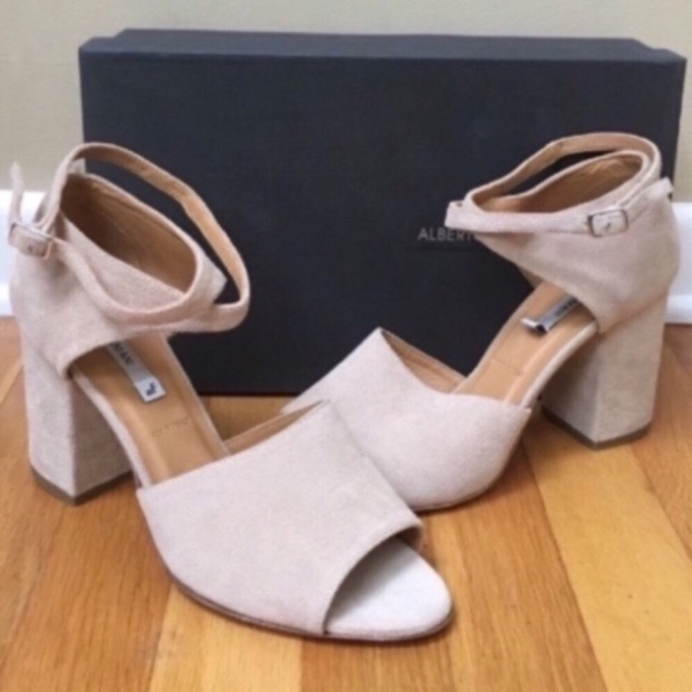 Alberto Fermani ‘Avane’ Torrone Tan Suede Wrap Ankle Sandals Size 40